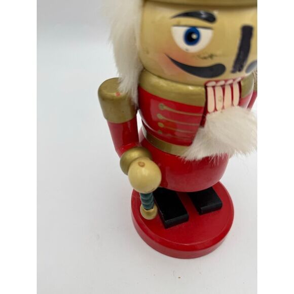 Traditional Wooden Nutcracker King Figurine -‎ Festive Holiday Decor - Picture 6 of 10